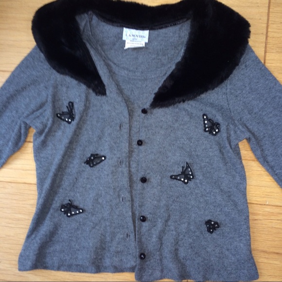 Cute kids sweater 🦋 - Picture 2 of 4