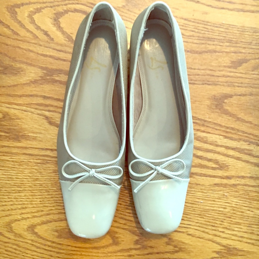 Life Stride Slip On Shoes, Cream, 9.5 Final Price