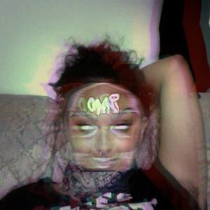 Meet your Posher, Mona