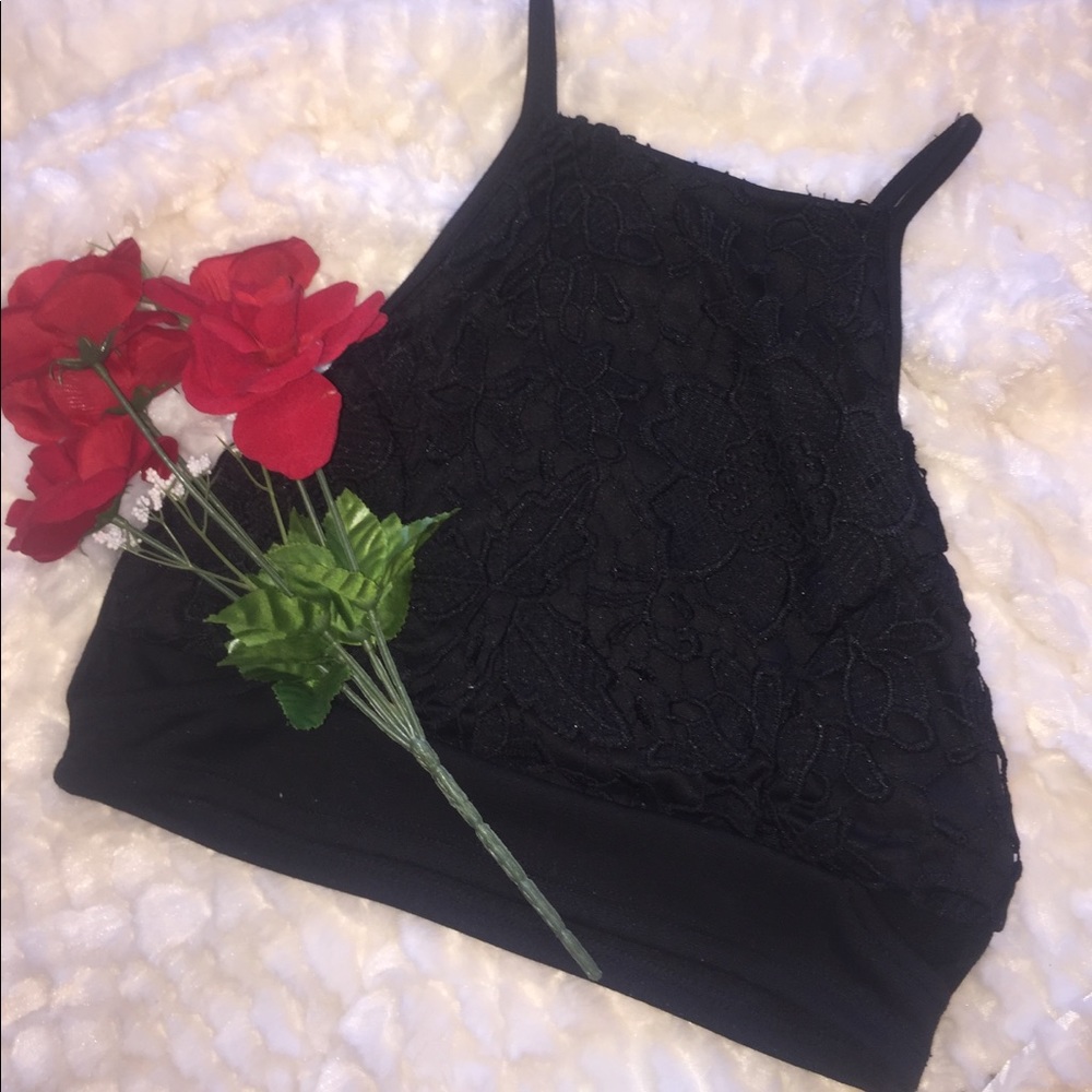 Black Lace Halter Crop Top 🌺