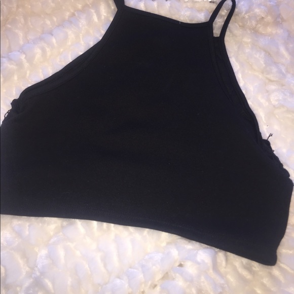 Black Lace Halter Crop Top 🌺 - Picture 5 of 5