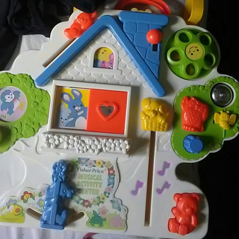 Vintage 1985 FISHER PRICE. MUSICAL ACTIVITY CENTER