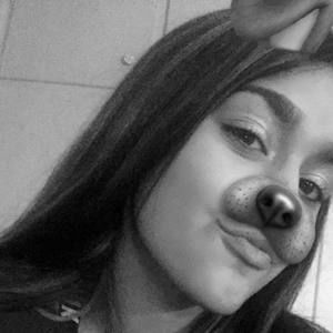 Meet your Posher, Cierra