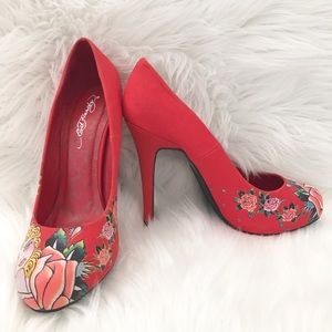 ED HARDY womens Beauty in Blossoms Haute high heel