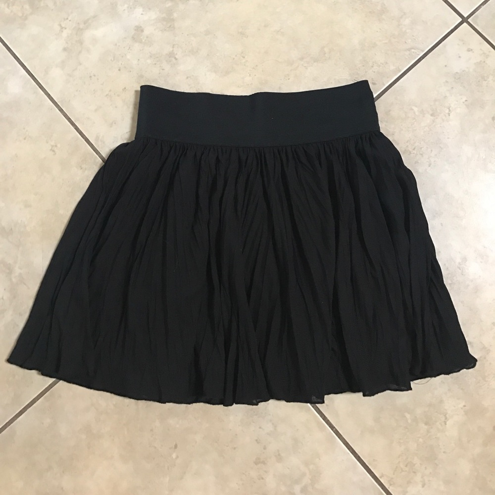 Miroa Black Flowy Skirt