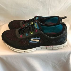 Skechers tennis shoes