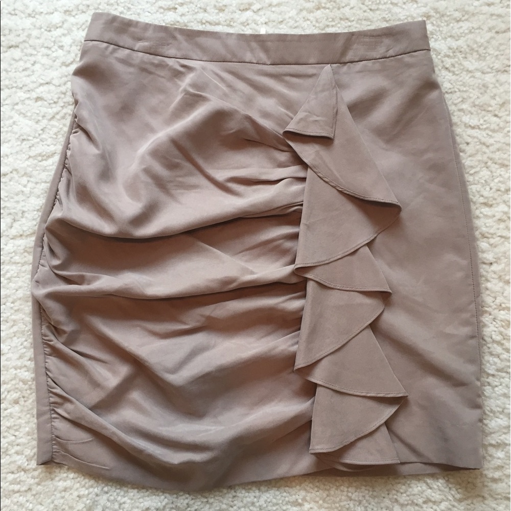 Forever 21 essentials ruffle skirt