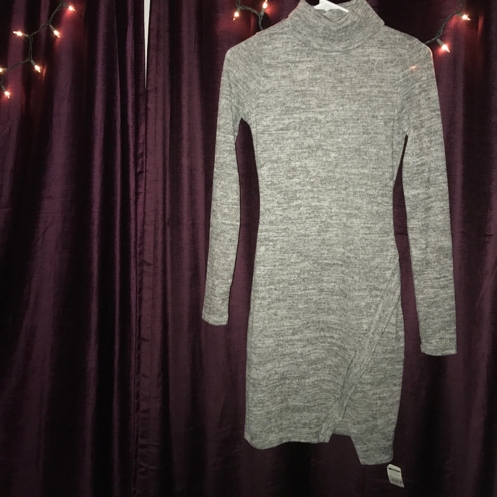Long sleeve dress. Comfortable and cute.
