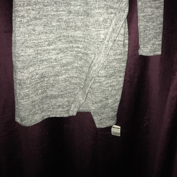 Long sleeve dress. Comfortable and cute. - Picture 2 of 3