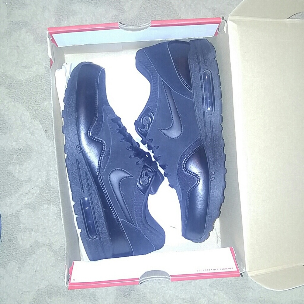 Nike Airmax 1 essentials