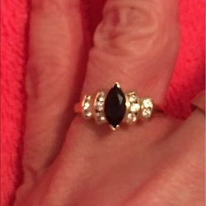 10kt YG sapphire ring