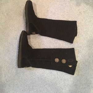 Black sweater uggs
