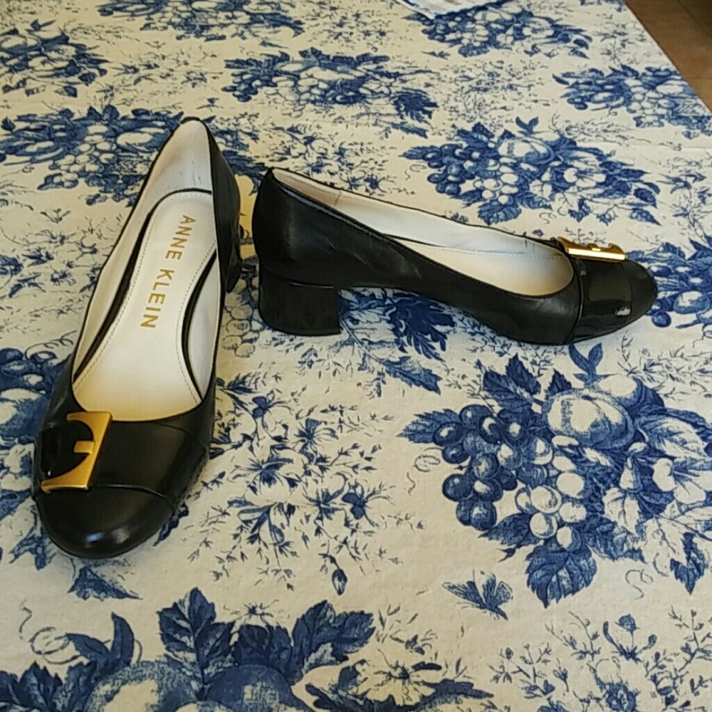 EUC Re-posh Leather Chunky Kitten Heels