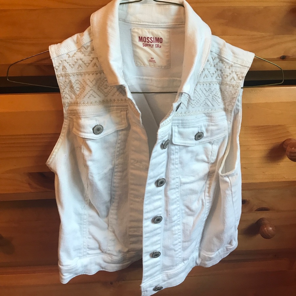 White denim vest