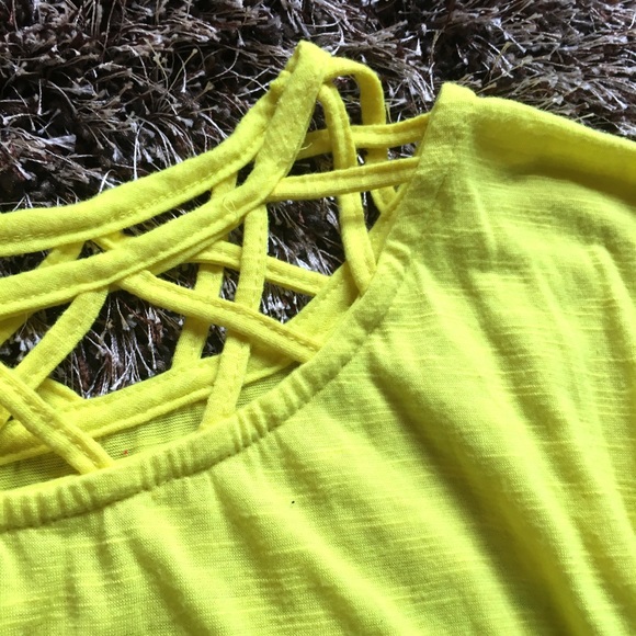 Weaved Yellow High Low Top - Picture 3 of 3