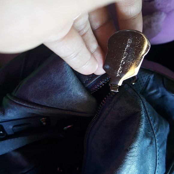 Authentic Balenciaga Chevre perforated bag - Picture 3 of 5