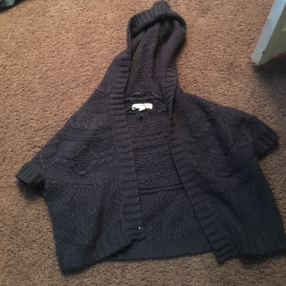 Short navy blue sweater
