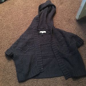 Short navy blue sweater