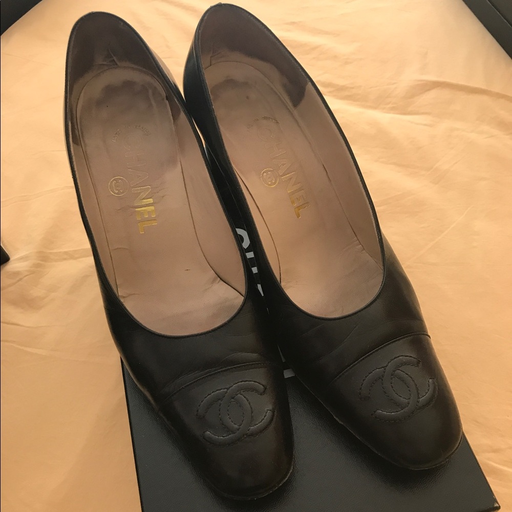 Chanel black leather shoes