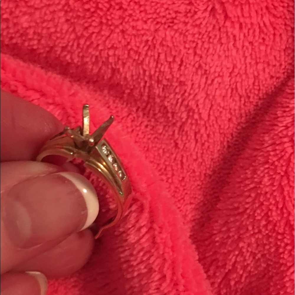 14kt gold wedding band. Size 8