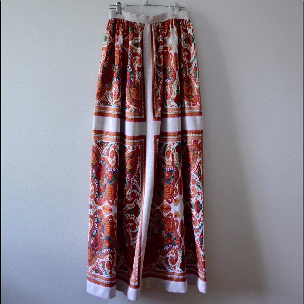 🚨SOLD* Floral Pattern Maxi Skirt