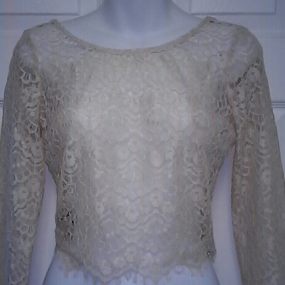 LETS GO CLUBBING! BEBE Lace Crop Top