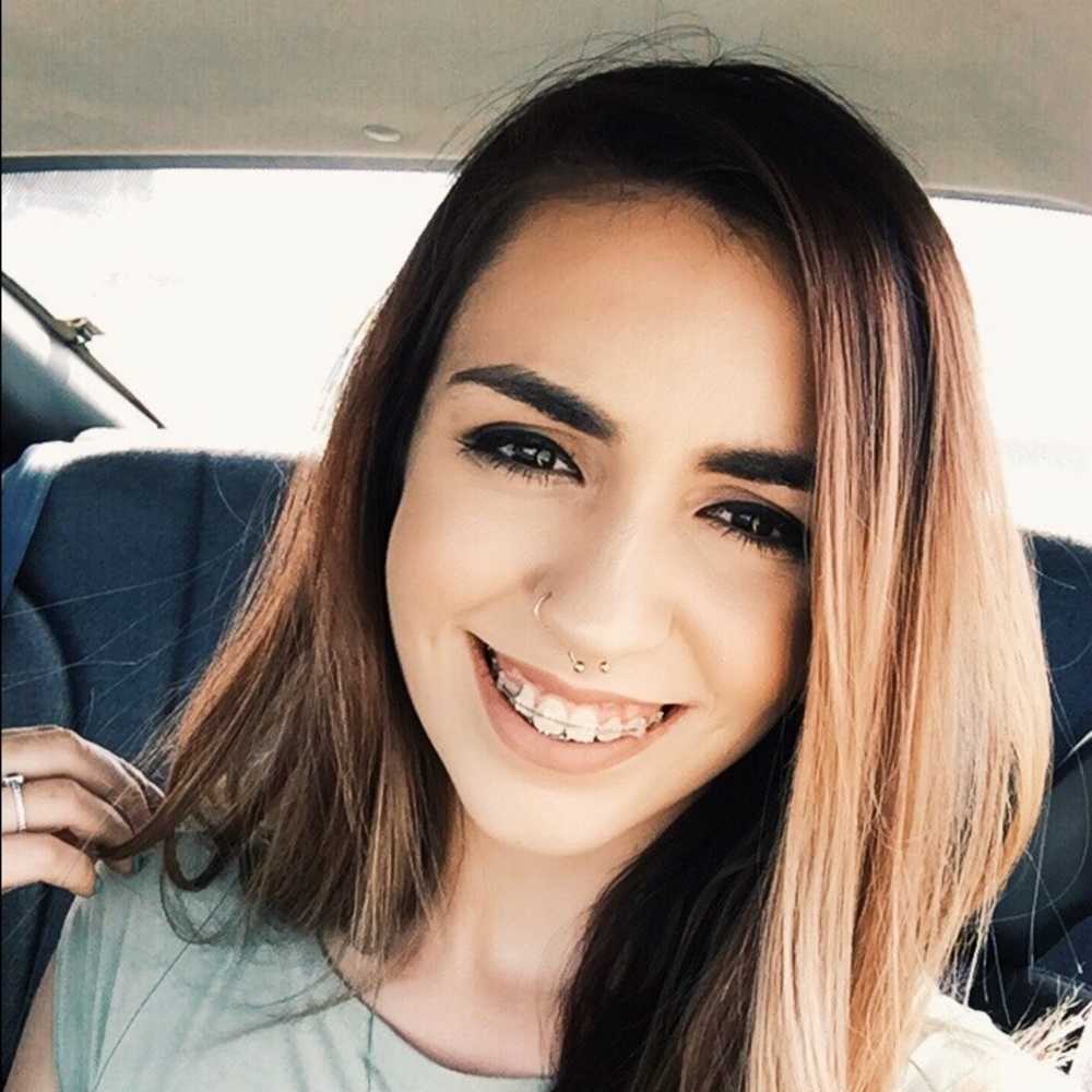 Meet your Posher, Abi