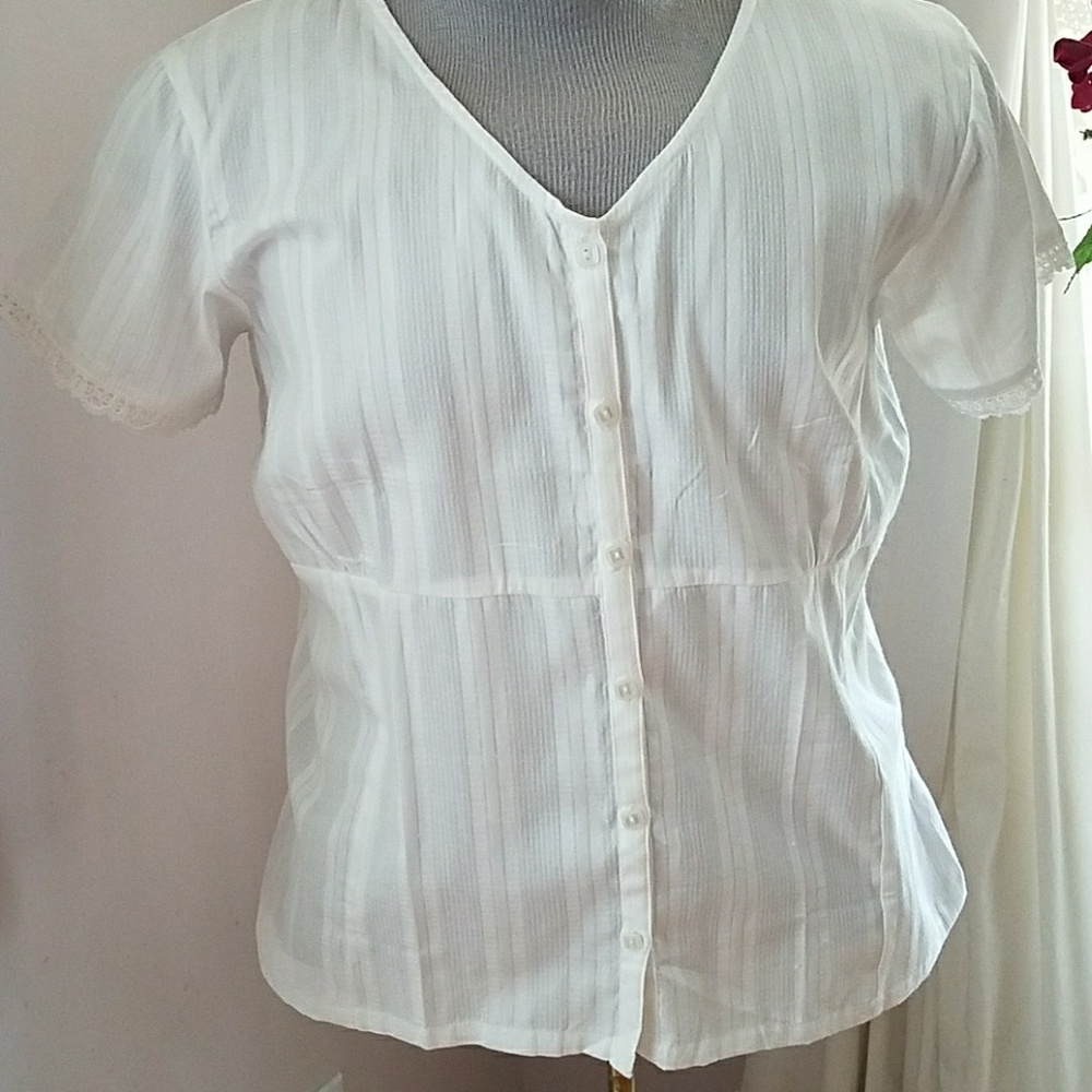 Ladies button up blouse