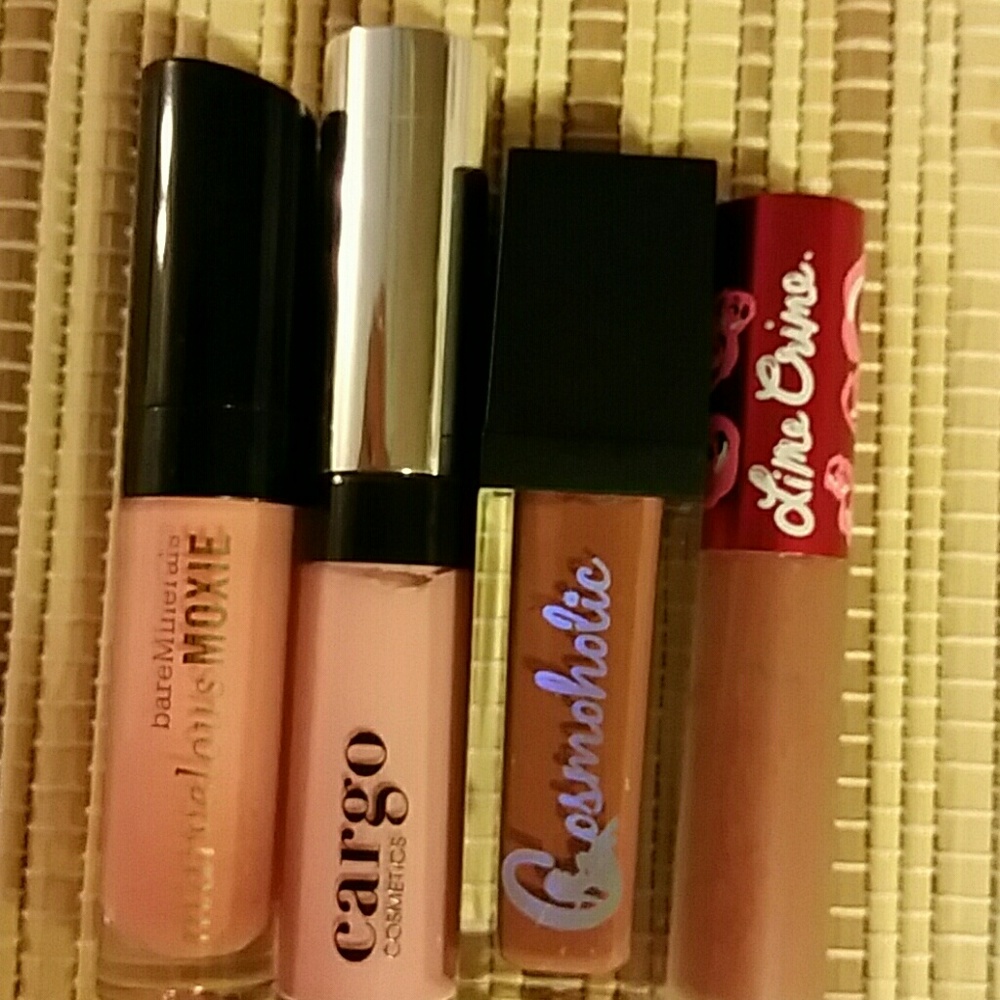 3 Matte lip glosses