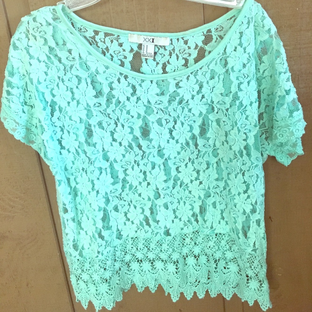 Lace sea green T, super cute