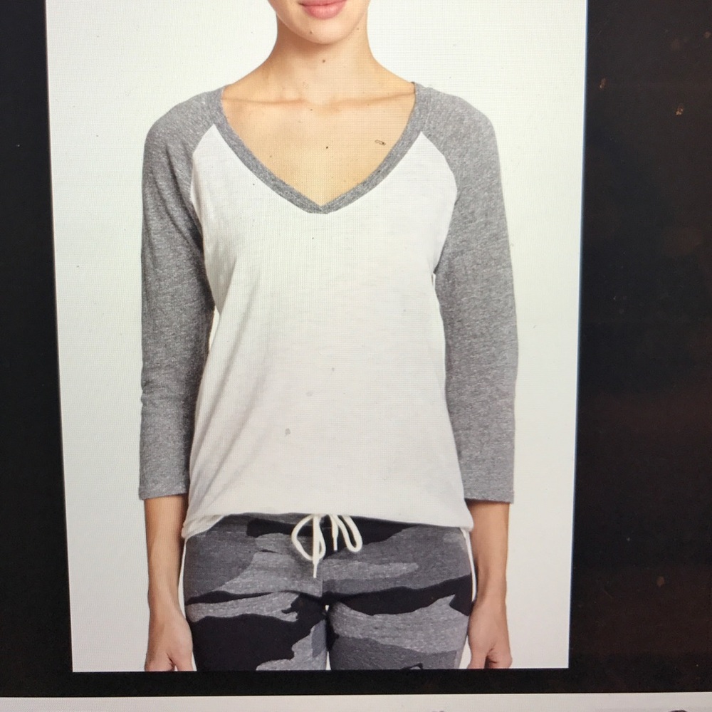 Monrow baseball style v neck