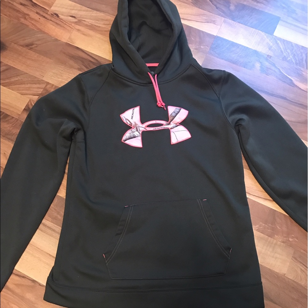 Women's Under Armor sweatshirt