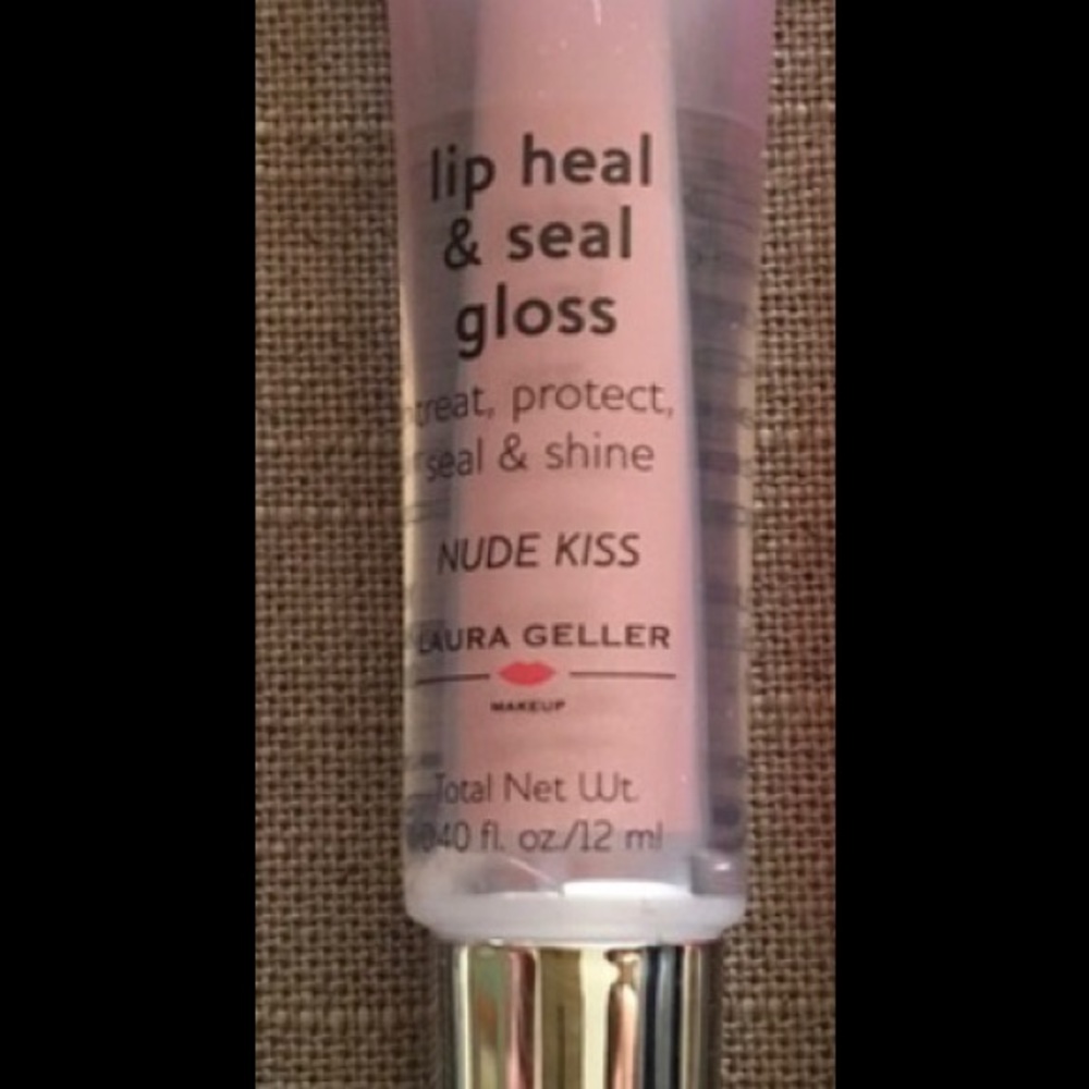 Lip heal n seal in nude kiss