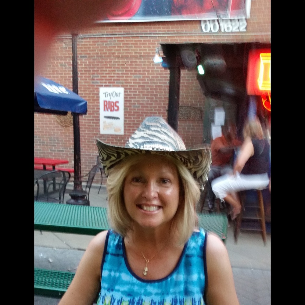 Meet your Posher, Tina