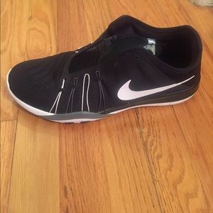 Nike free running shoes women's