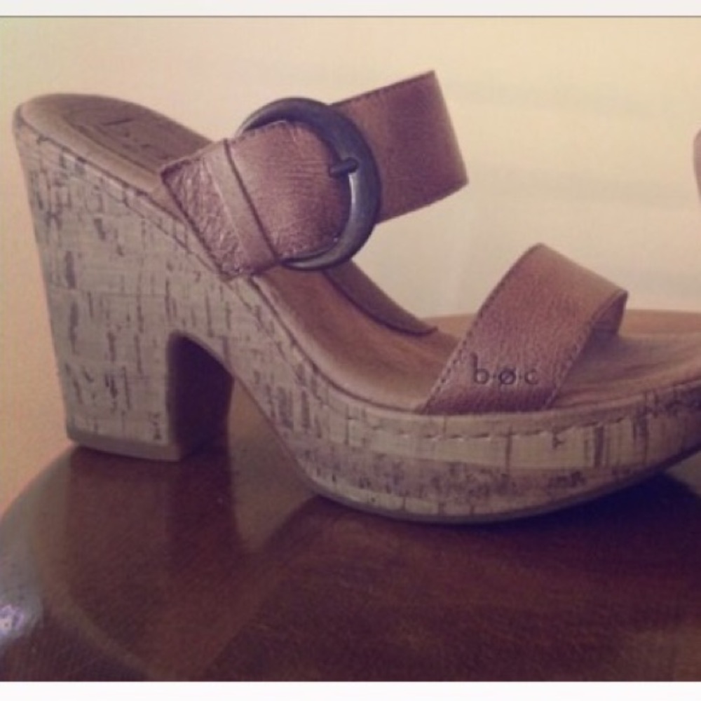 Born sandals