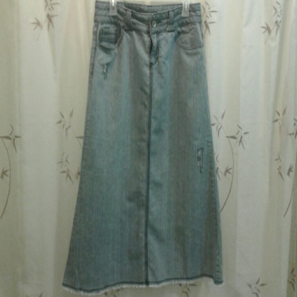 Baccini gray jean skirt