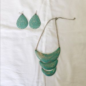 🌿 SOLD 🌿 🆕Forever21 turquoise necklace/earrings