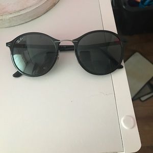 Black ray bans