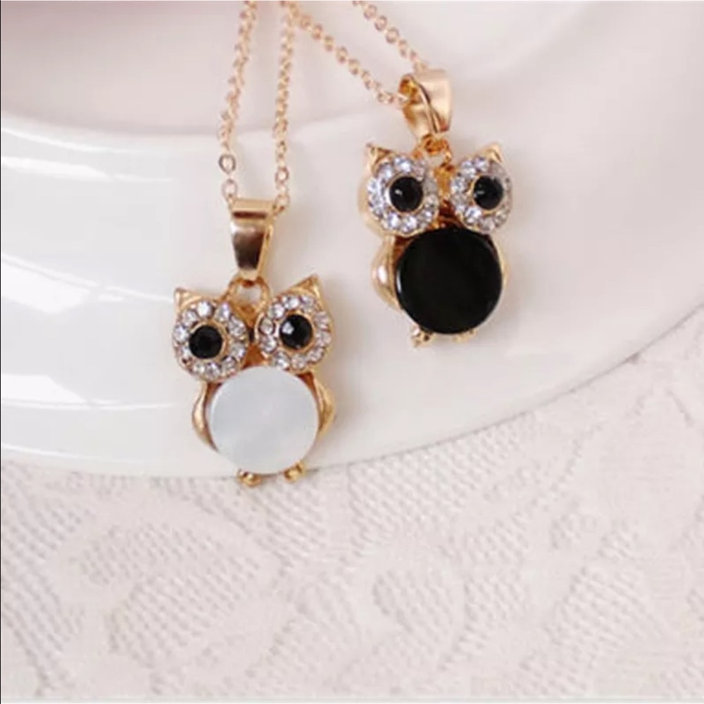 Cute Little Owl Pendant Necklace Gold and Black - Picture 4 of 4