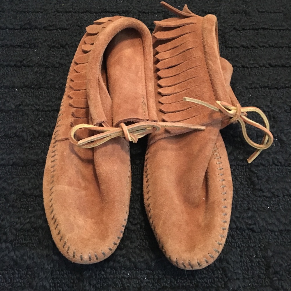 Minnetonka Fringe Moccasins