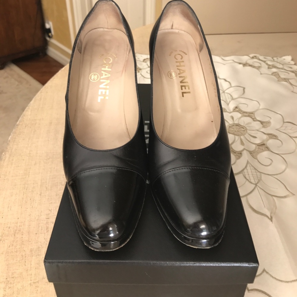 Chanel leather black heels