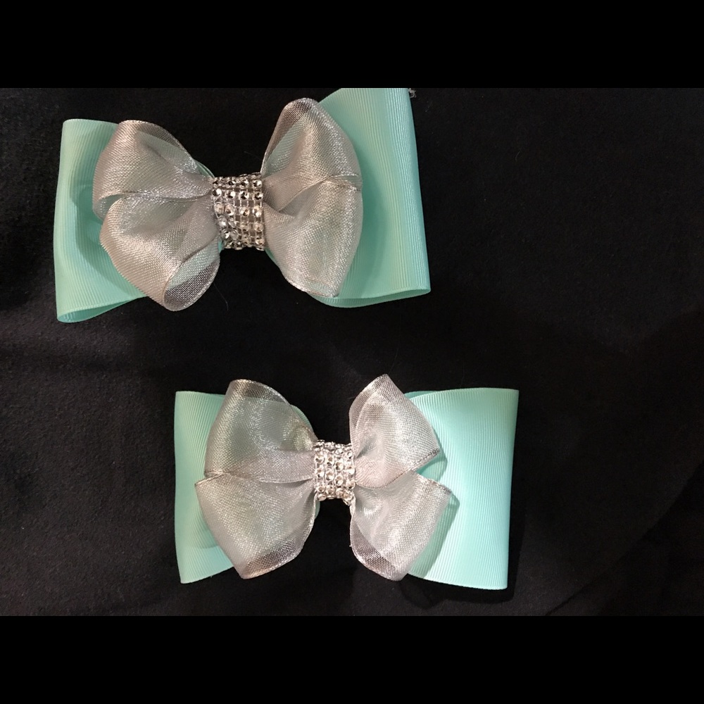 Beautiful hair bows for girls and babies
