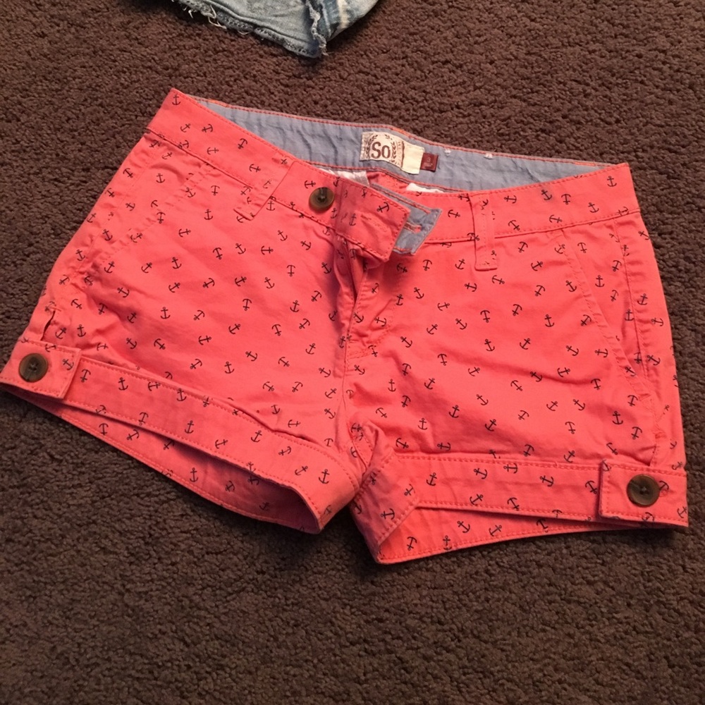 Salmon shorts with navy blue anchors