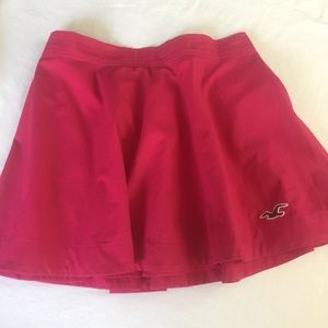 Hollister Skirt with an elastic waist size small