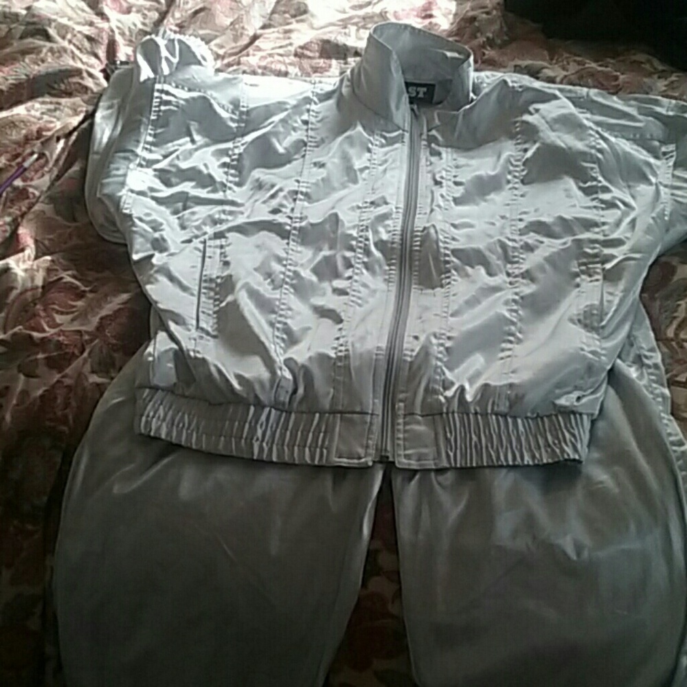Warm Up Outfit with Matching Jacket and Pants