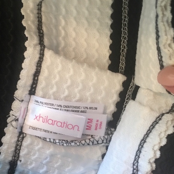 Black and white full flared circle skirt Sz M NWOT - Picture 6 of 8