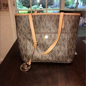 💯 authentic Michael Kors purse