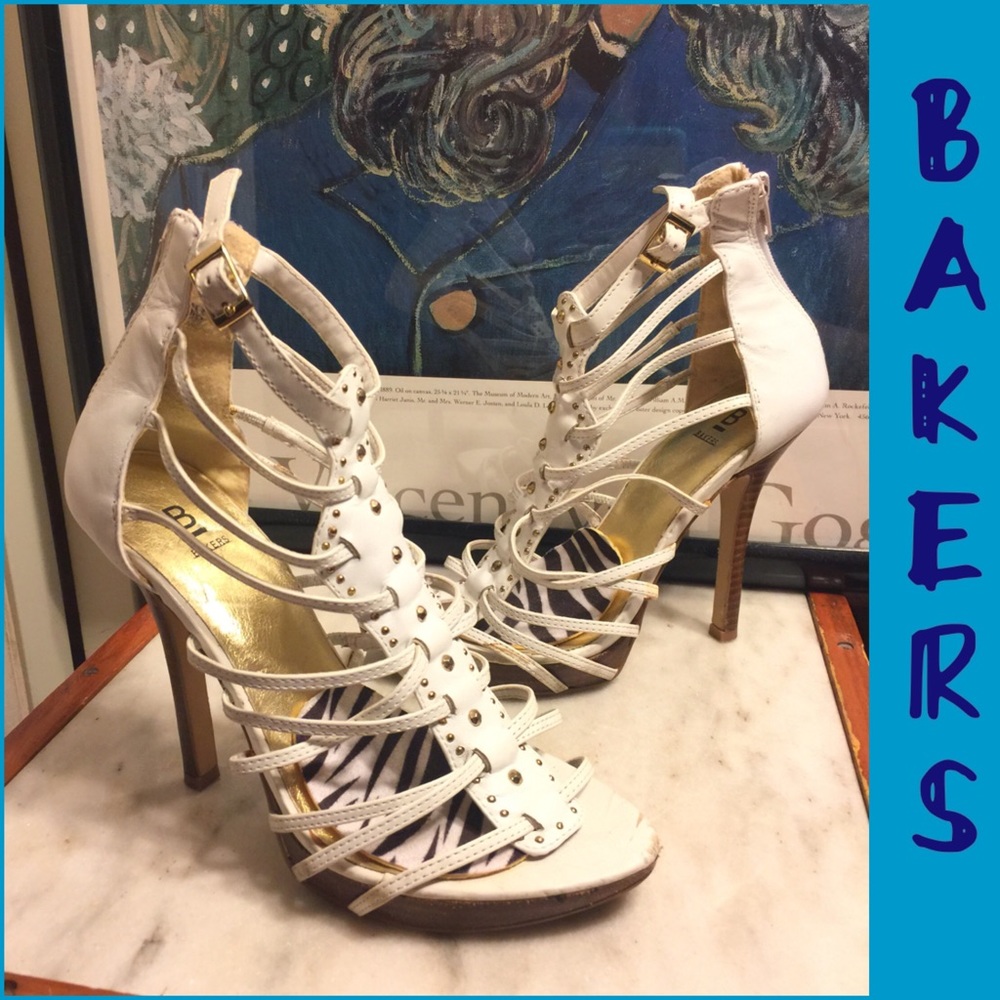 SALE🌷6BAKERS WHITE LEATHER/GOLD TRIM 4.5" SANDALS
