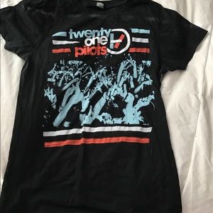 Twenty One Pilots tee shirt